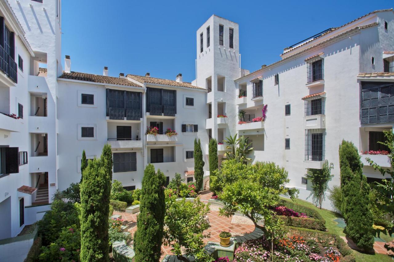 Beachfront Luxury Complex With Tropical Gardens & Pools Марбелья Экстерьер фото